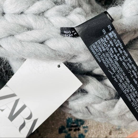 ZARA WOOL BLEND SCARF IN LIGHT GRAY - Picture 4 of 6